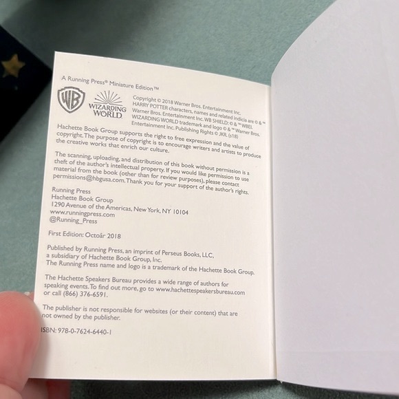 Harry Potter Hogwarts desk accessories castle mug sticker book and sign - Picture 10 of 12